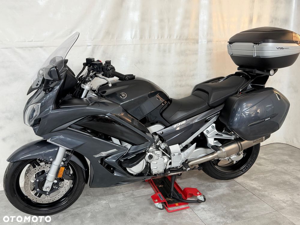 Yamaha FJR - 6