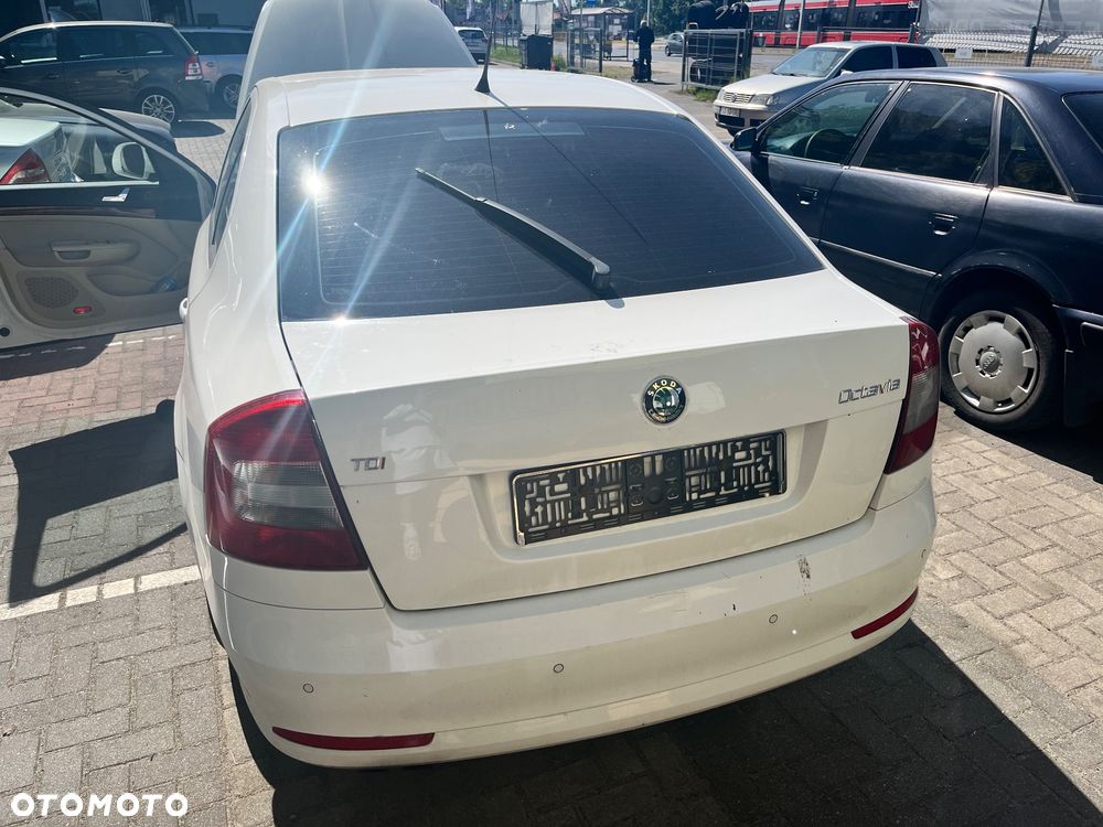 Skoda Octavia 2.0 TDI DPF Elegance - 8