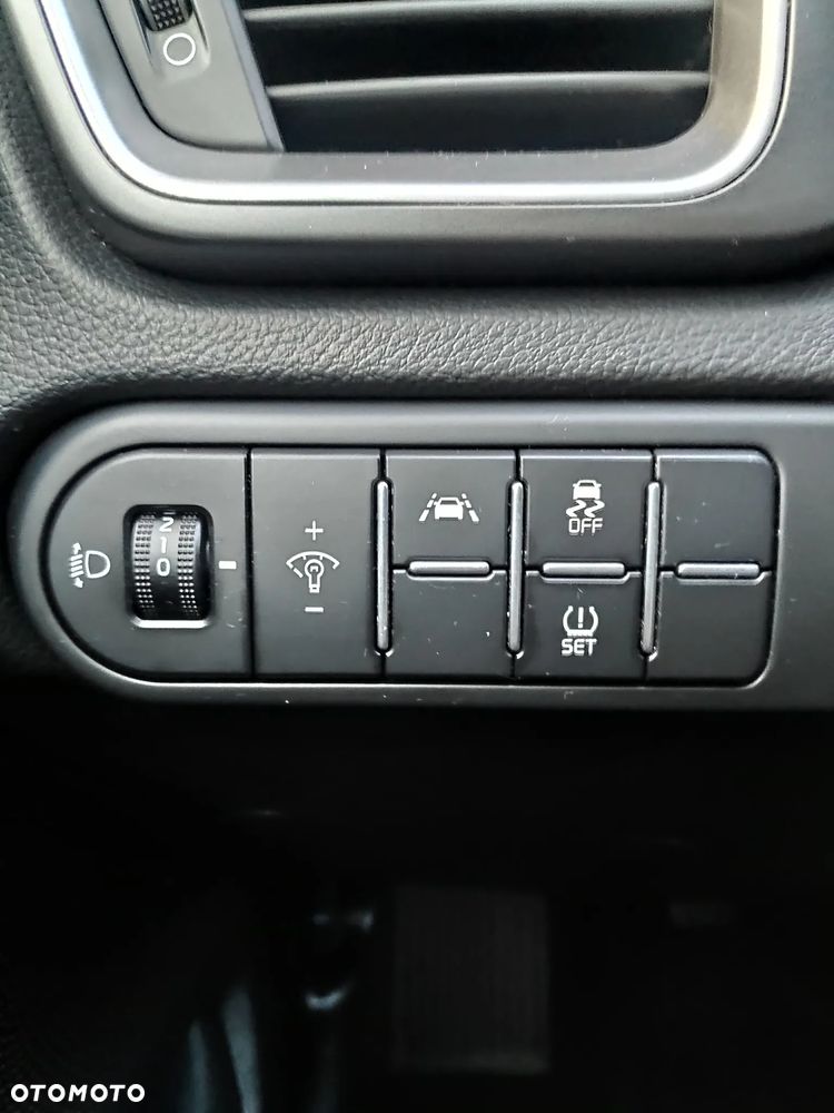 Kia XCeed 1.6 CRDi SCR M - 23