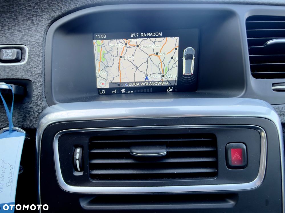 Volvo V60 D4 Geartronic Momentum - 25