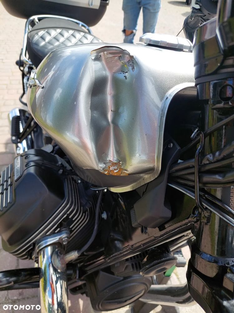 Moto Guzzi V9 - 12
