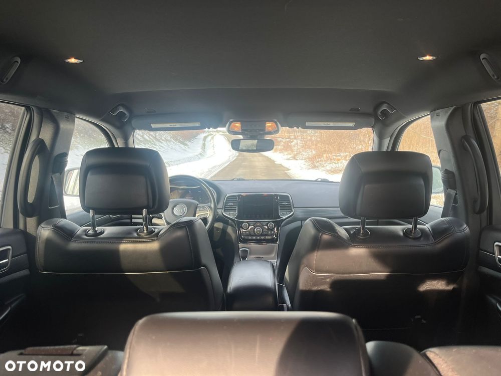 Jeep Grand Cherokee - 16