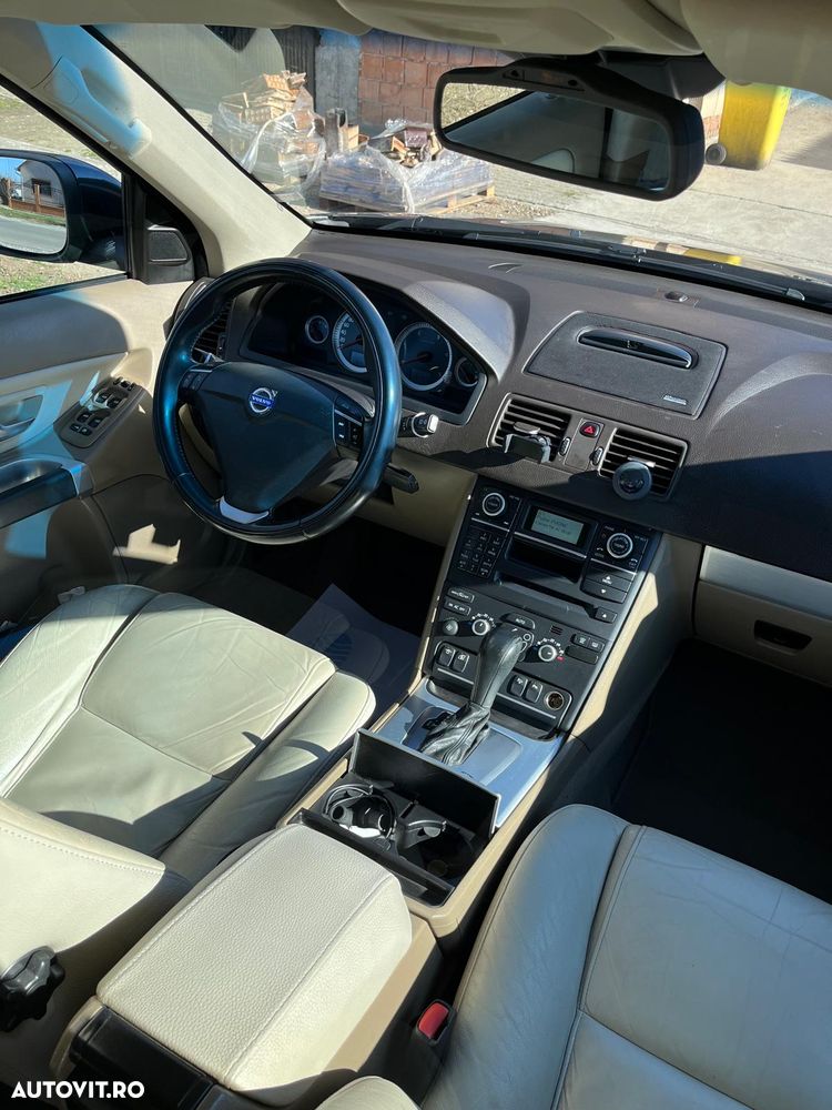 Volvo XC 90 D5 AWD Geartronic Momentum - 12
