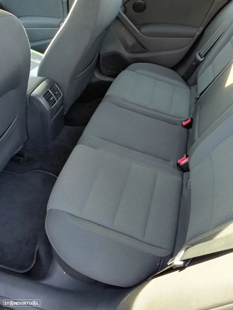 VW Golf 1.6 TDi Confortline - 10