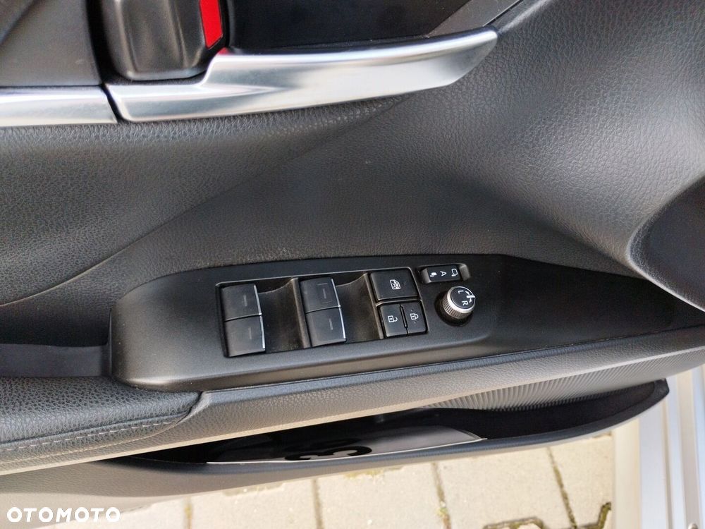 Toyota Camry 2.5 Hybrid Executive CVT - 18