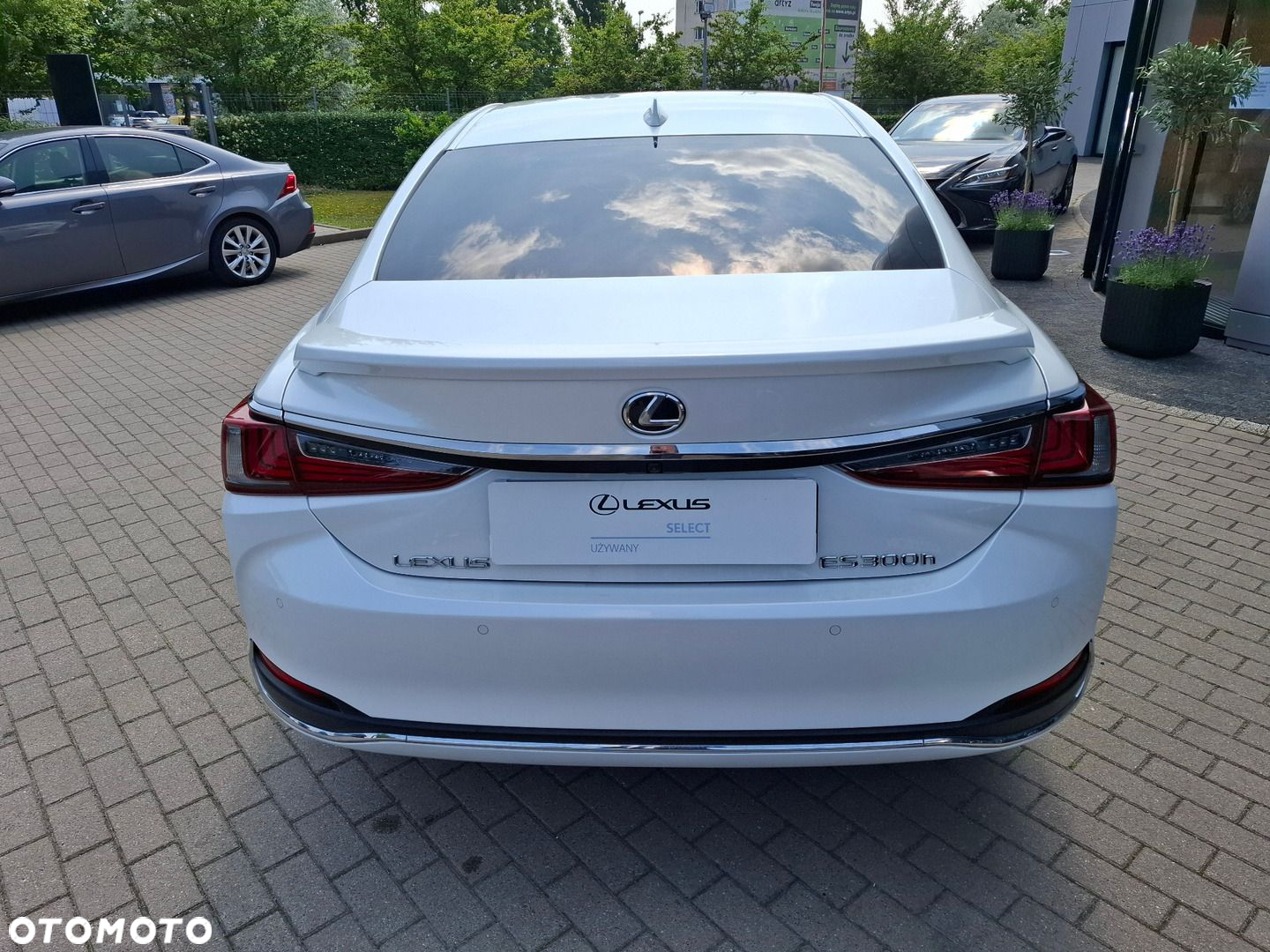 Lexus ES - 4