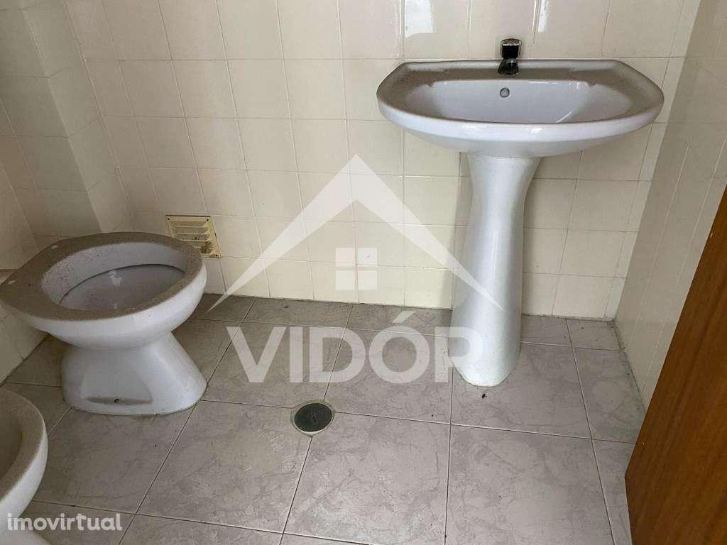 Loja c/ Montra Novo Mercado Municipal da Baixa da Banheira - Grande imagem: 4/4