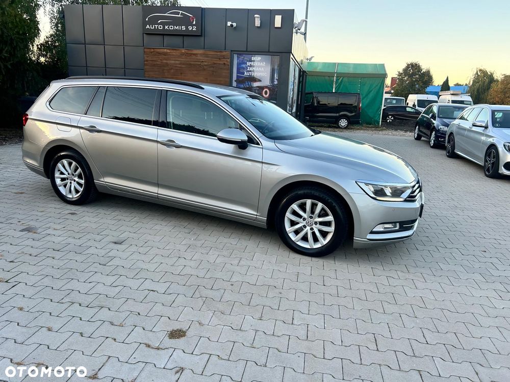Volkswagen Passat - 4
