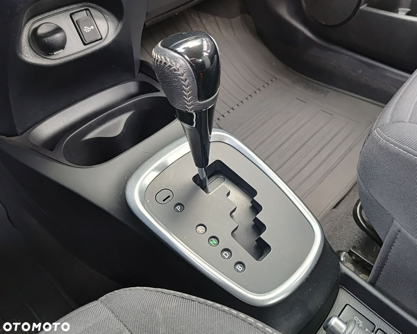 Toyota Yaris - 16