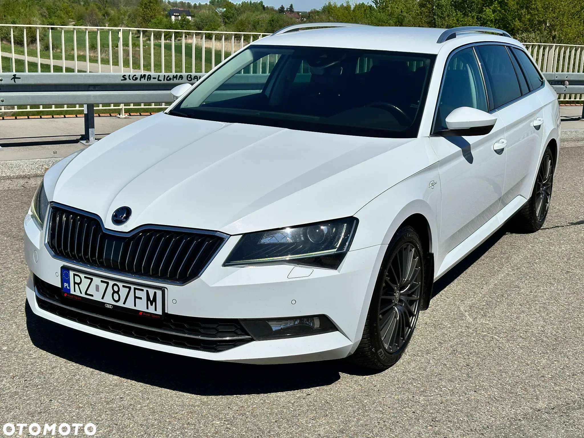 Skoda Superb 2.0 TDI 4x4 L&K DSG - 8
