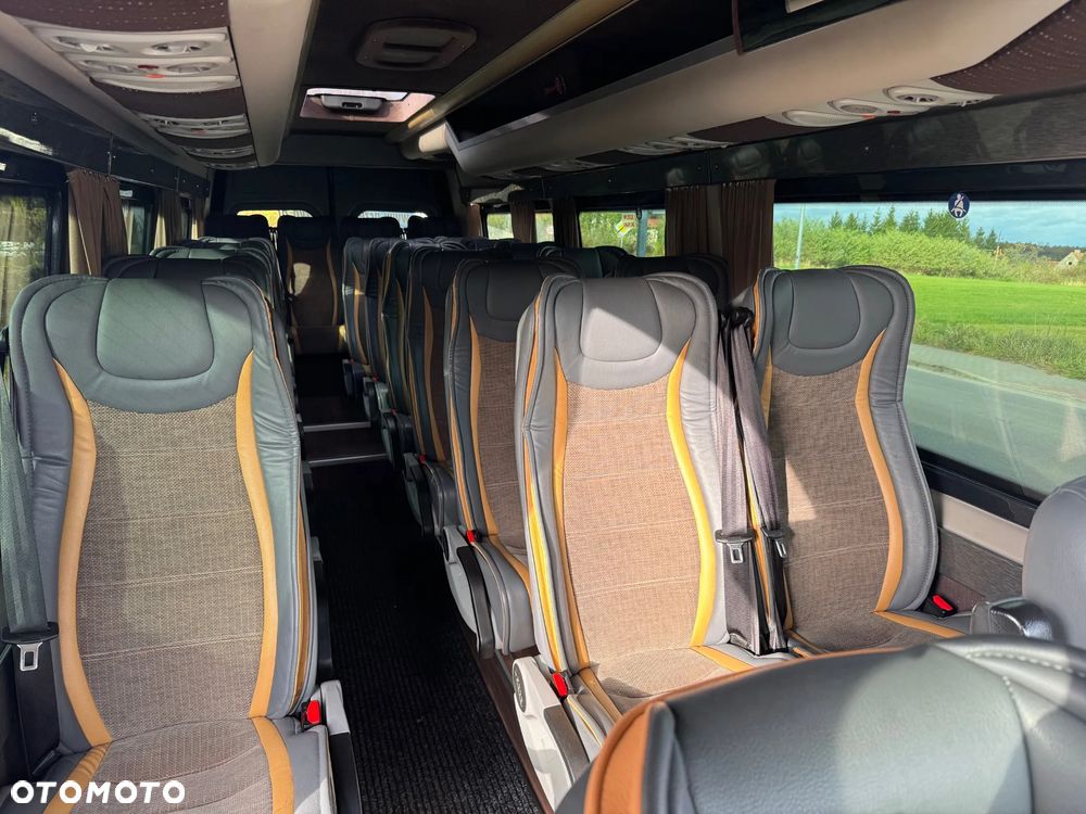 Mercedes-Benz Sprinter - 10