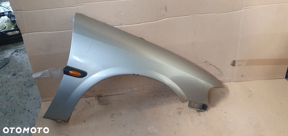 Błotnik prawy przód przedni Opel Vectra B - 1