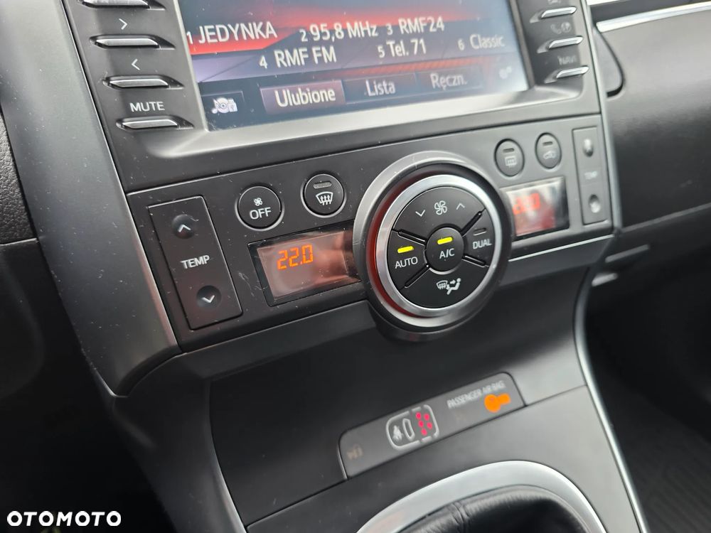 Toyota Verso 1.8 Premium 7os - 25