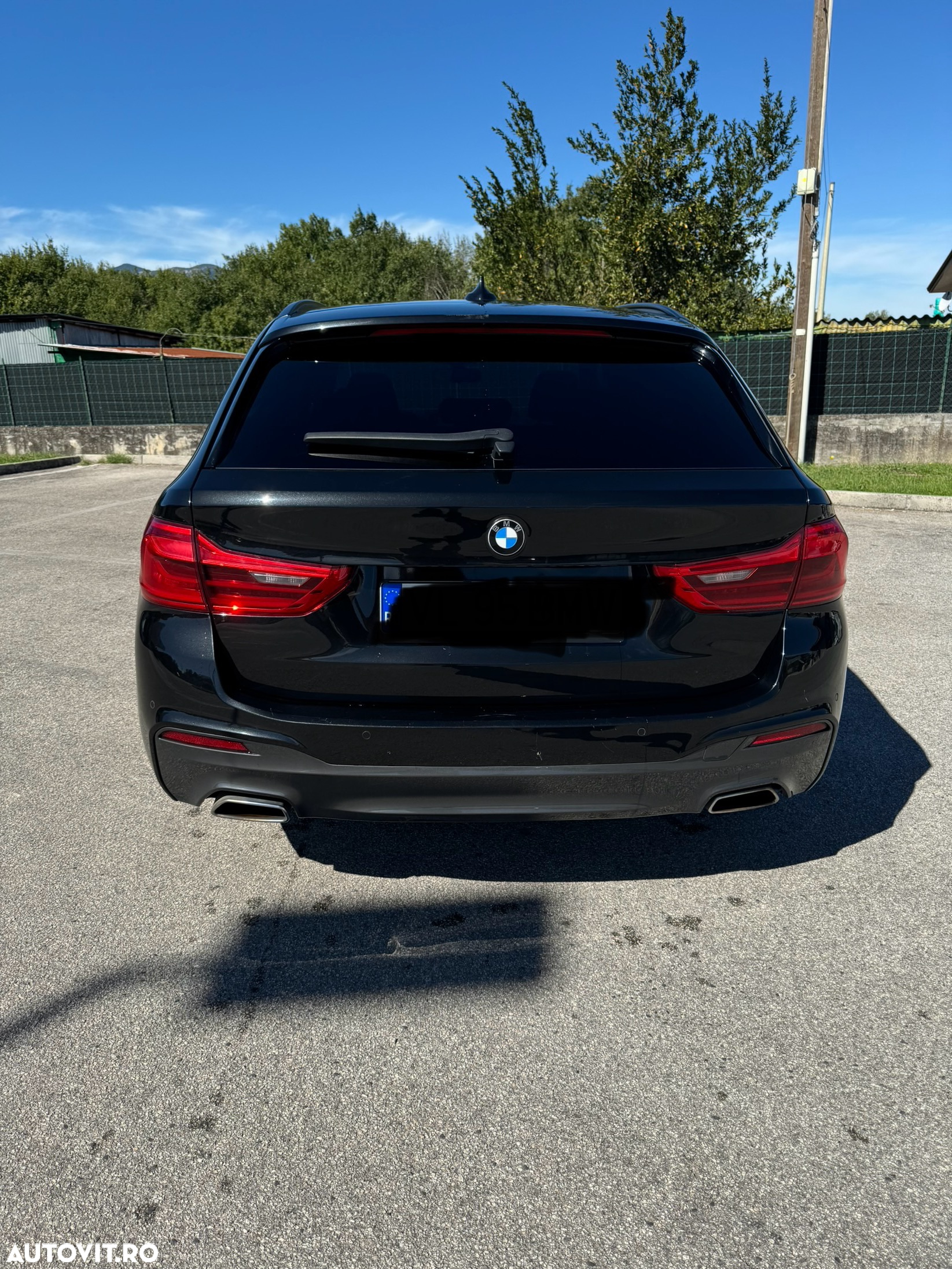 BMW Seria 5 530d xDrive Touring Aut. Sport Line - 7