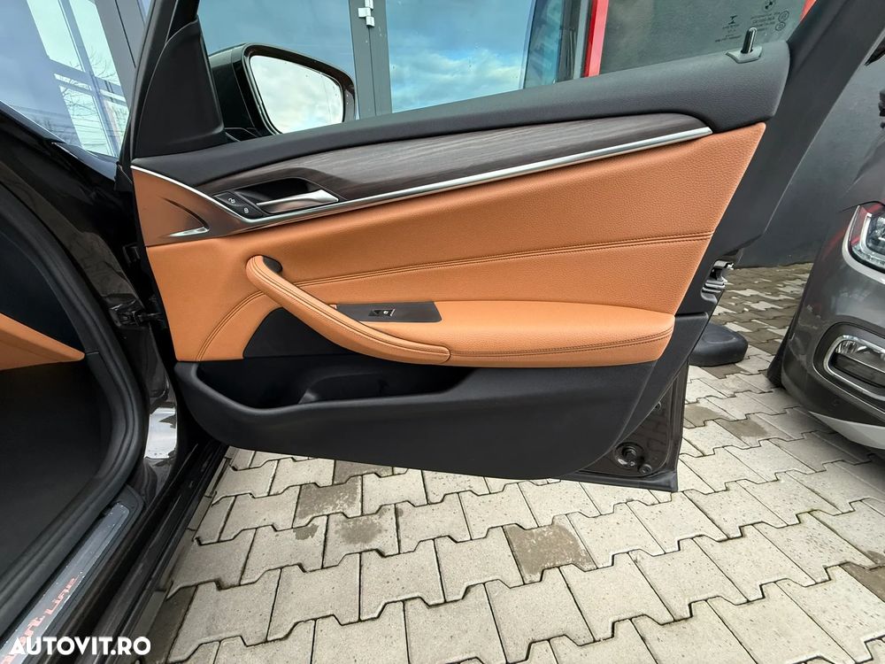 BMW Seria 5 520d Aut. Luxury Line - 36