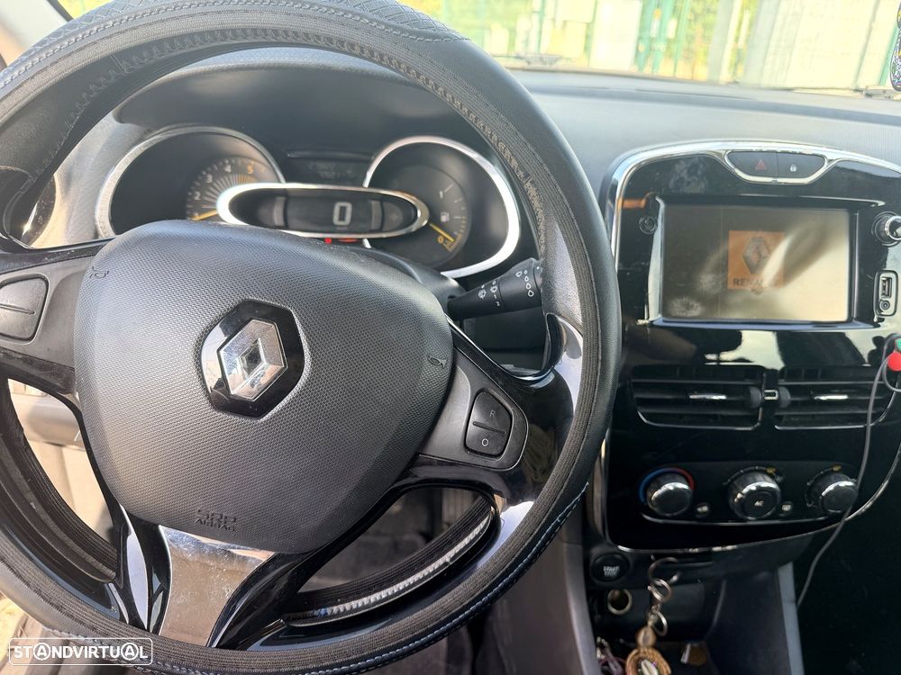 Renault Clio Sport Tourer Energy dCi 90 Start & Stop Intens - 23