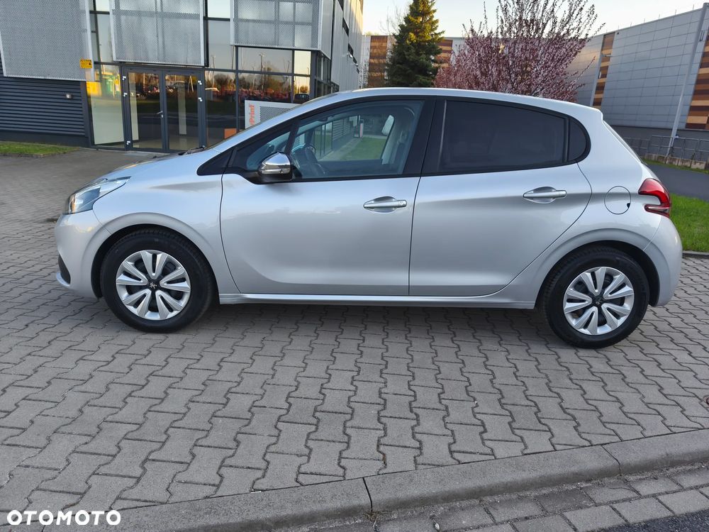 Peugeot 208 PureTech 82 Urban Move - 2