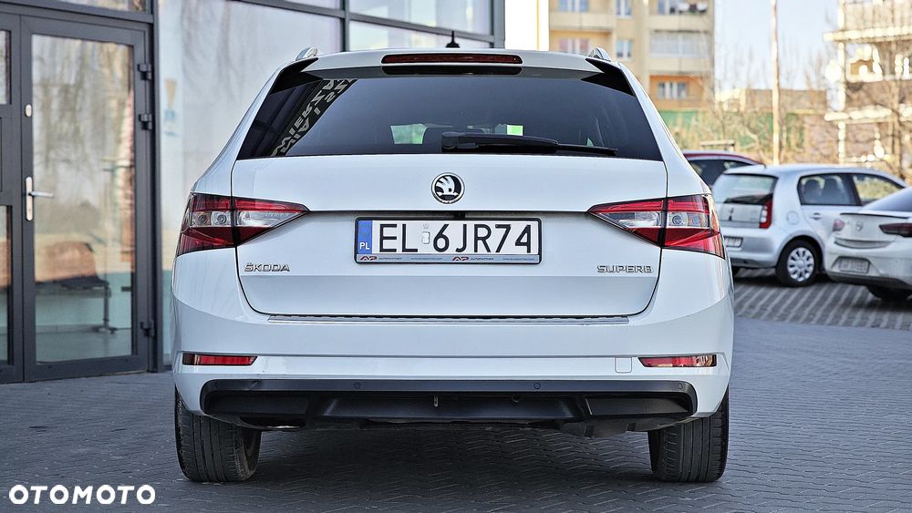 Skoda Superb 1.6 TDI Style DSG - 9