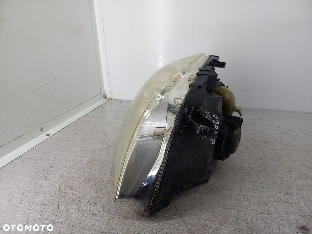 LAMPA PRZÓD PRAWA MERCEDES-BENZ KLASA B W245 A1698201861  0301220202 AL - 6