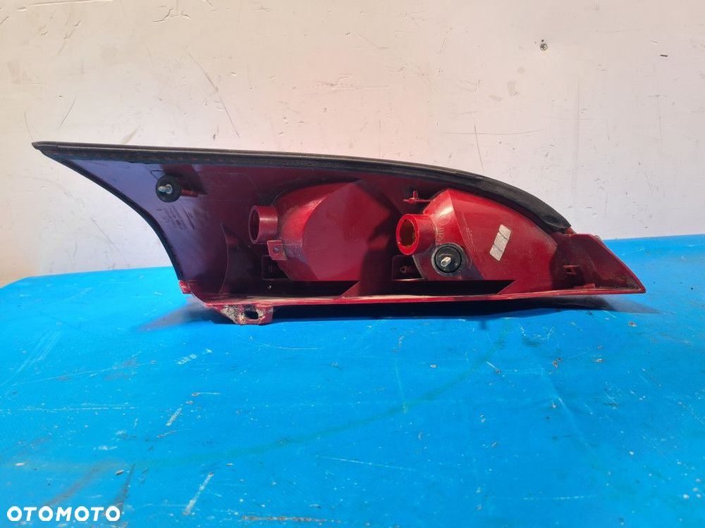 LAMPA TYŁ PRAWA FORD FOCUS MK 1 - 5