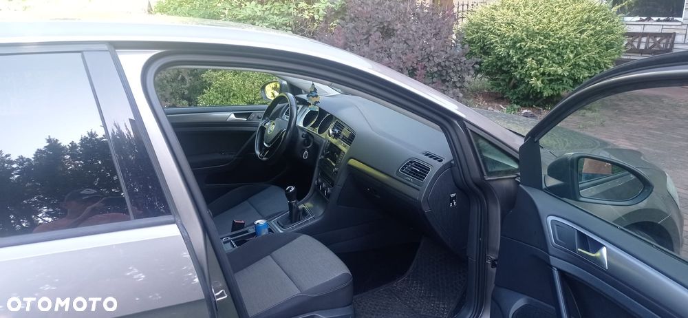 Volkswagen Golf - 2