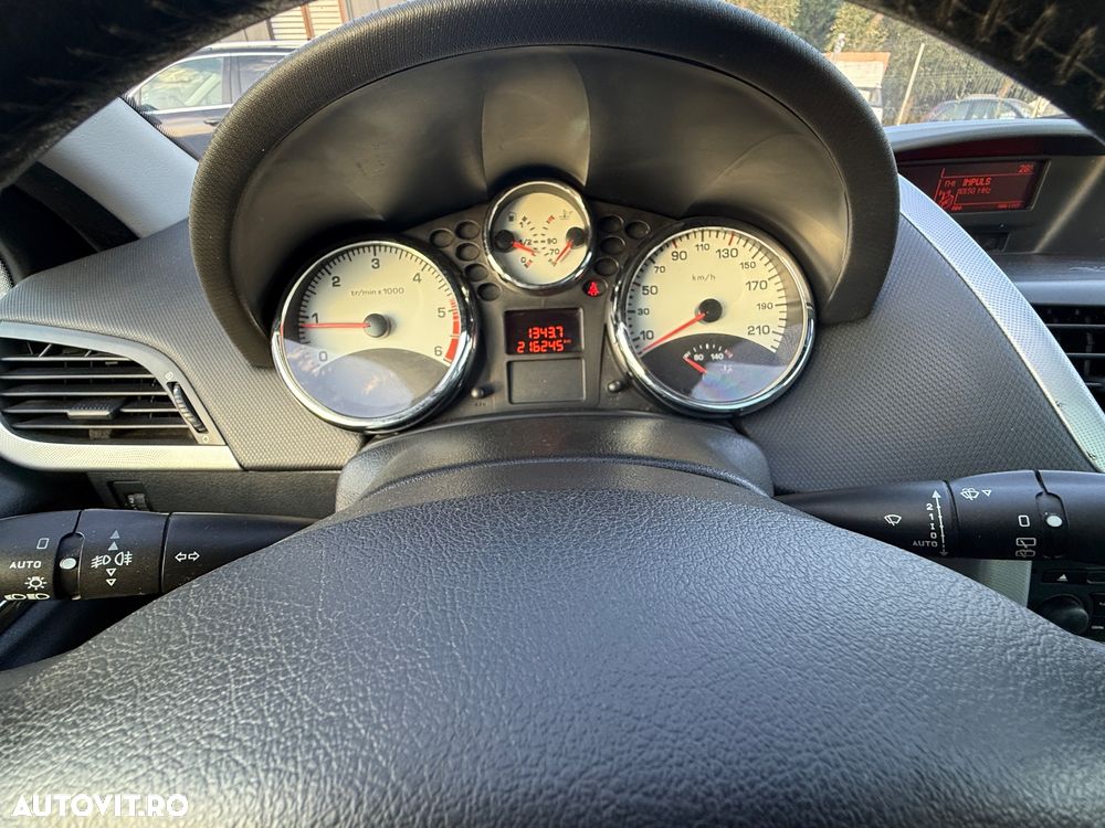 Peugeot 207 110 HDi FAP (Blue Lion) Sport - 14