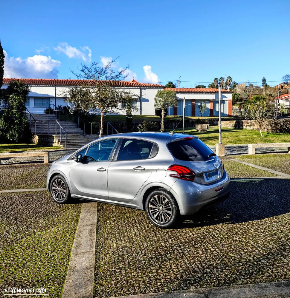 Peugeot 208 PureTech 110 Stop & Start Signature - 31