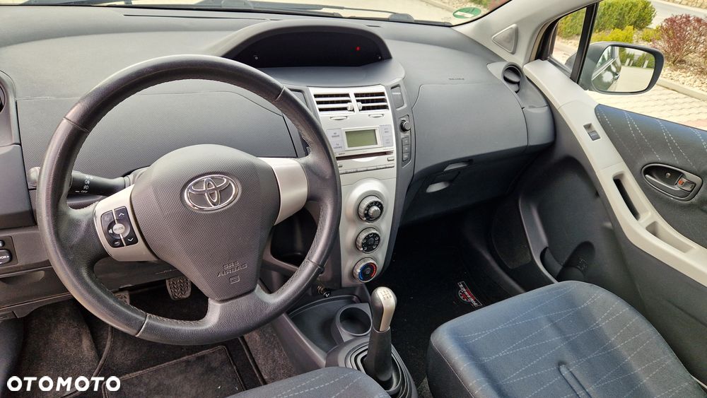 Toyota Yaris 1.0 VVT-i Luna - 27