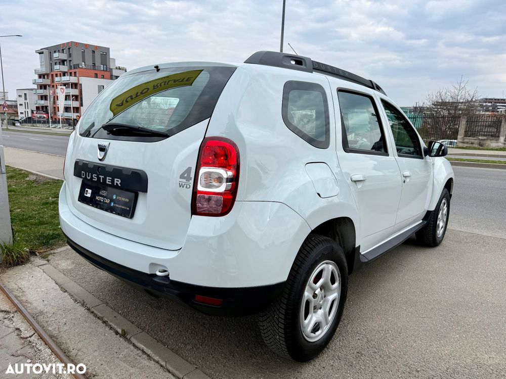 Dacia Duster 1.6 4x4 Laureate - 3
