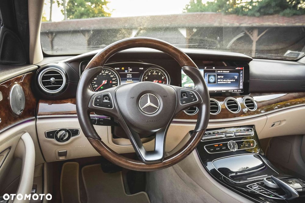 Mercedes-Benz Klasa E 300 9G-TRONIC Avantgarde - 31