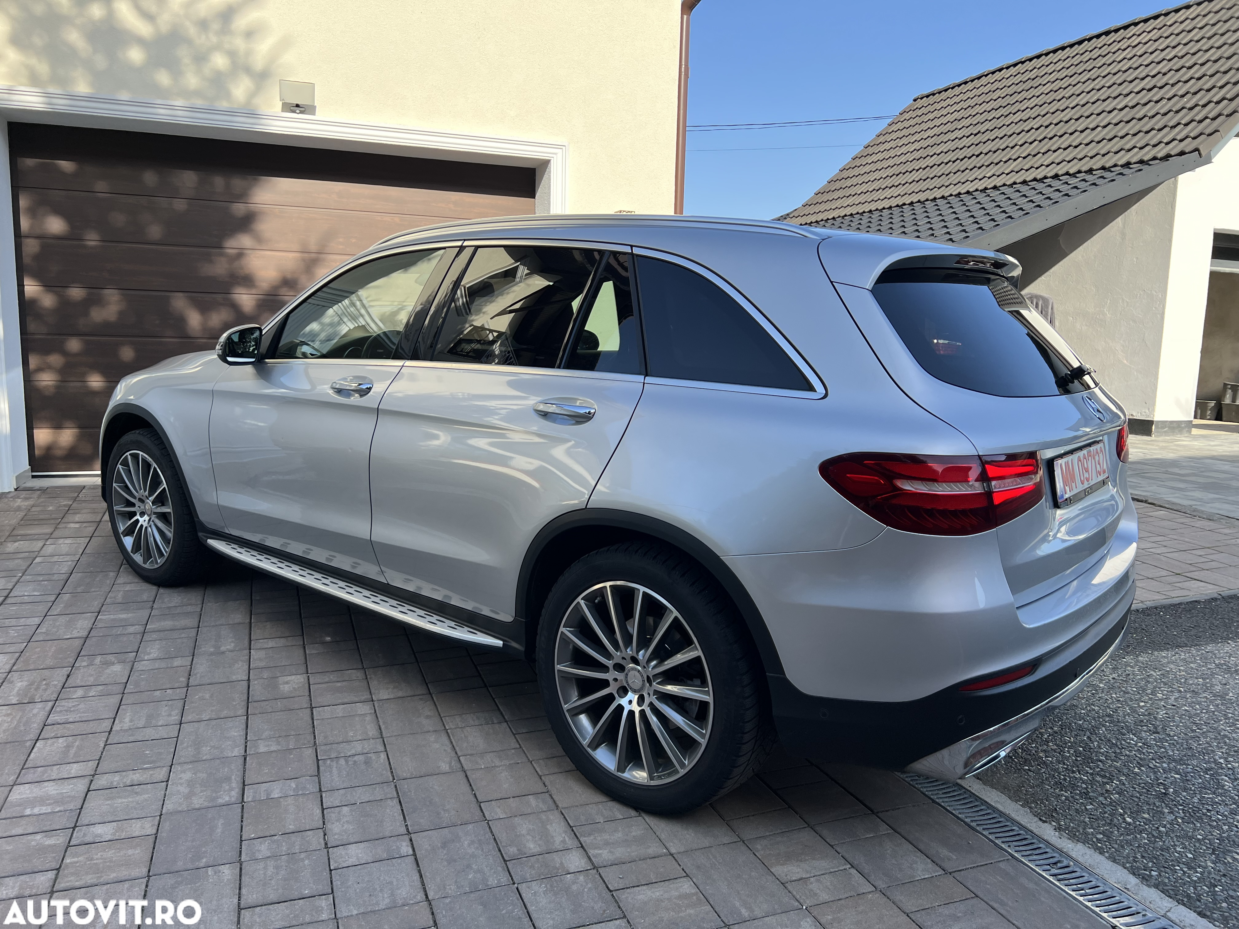 Mercedes-Benz GLC 250 d 4Matic 9G-TRONIC AMG Line - 3