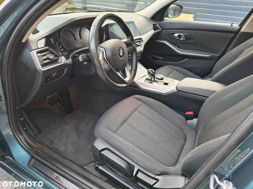 BMW Seria 3 320i Sport Line Shadow - 9