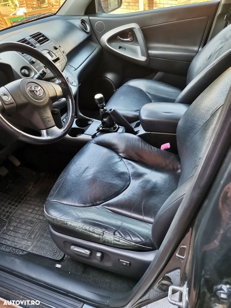 Toyota RAV4 2.2 D-4D Executive City - 9
