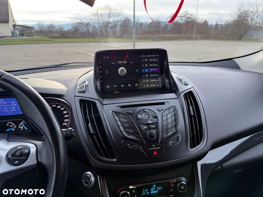 Ford Kuga 1.6 EcoBoost 2x4 Titanium - 25