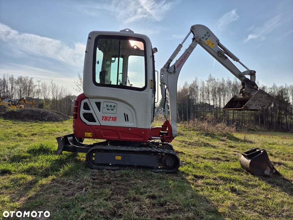 Takeuchi TB216 - 1