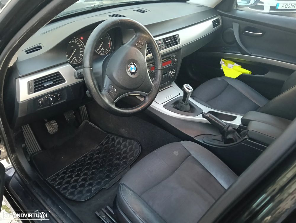 BMW 320 d Sport - 35