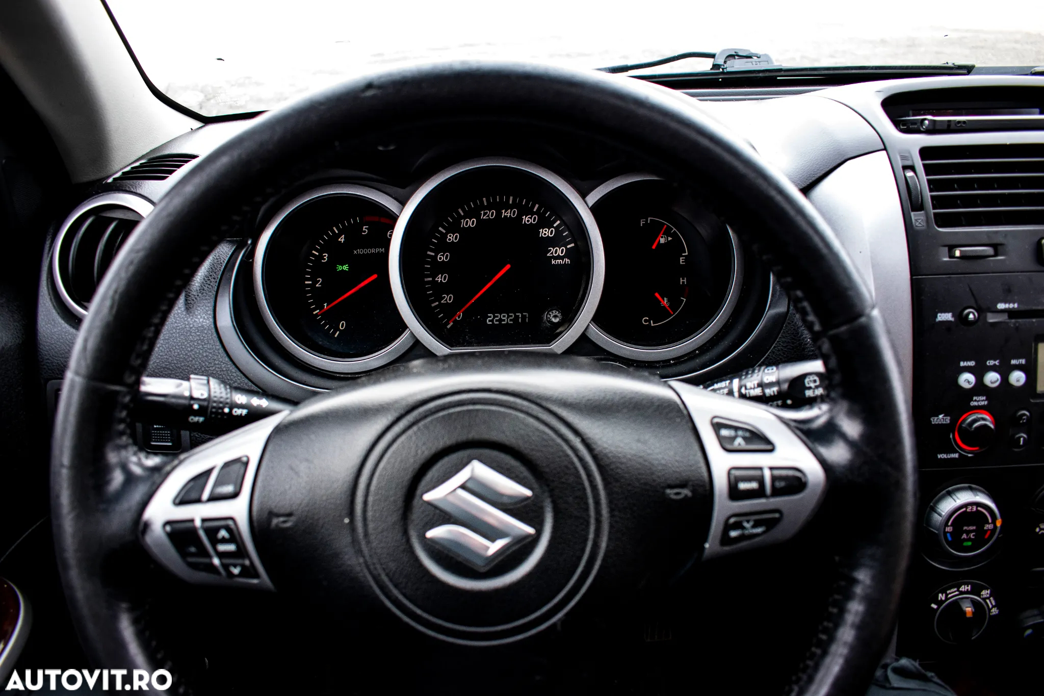 Suzuki Grand Vitara 1.9 DDIS Navi - 11