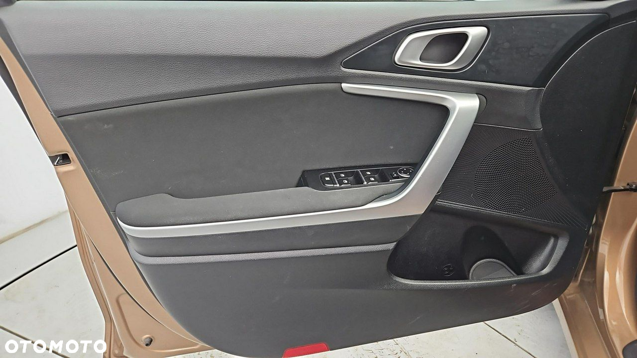 Kia Ceed 1.5 T-GDI M - 10
