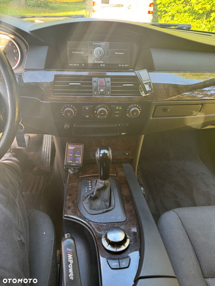 BMW Seria 5 525i - 14