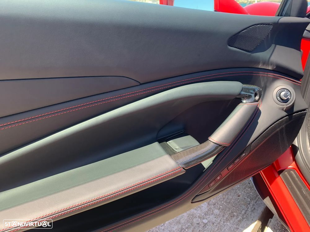 Ferrari F8 Tributo Spider - 33