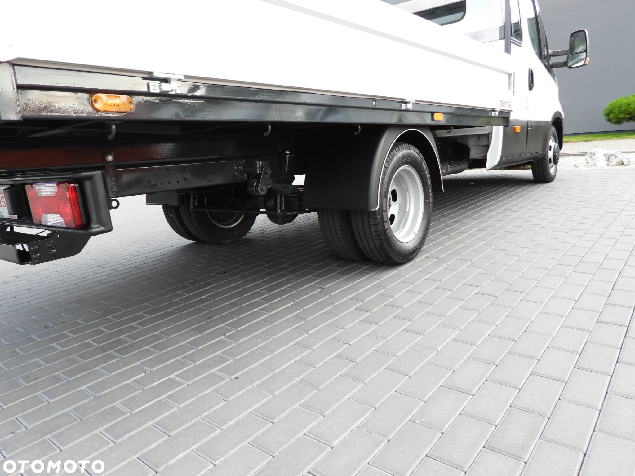 Iveco DAILY 35C17 SKRZYNIA PODWÓJNA KABINA DOKA 7 MIEJSC TEMPOMAT BLIŹNIACZE KOŁA KLIMATYZACJA 170KM [ 098947 ] - 15