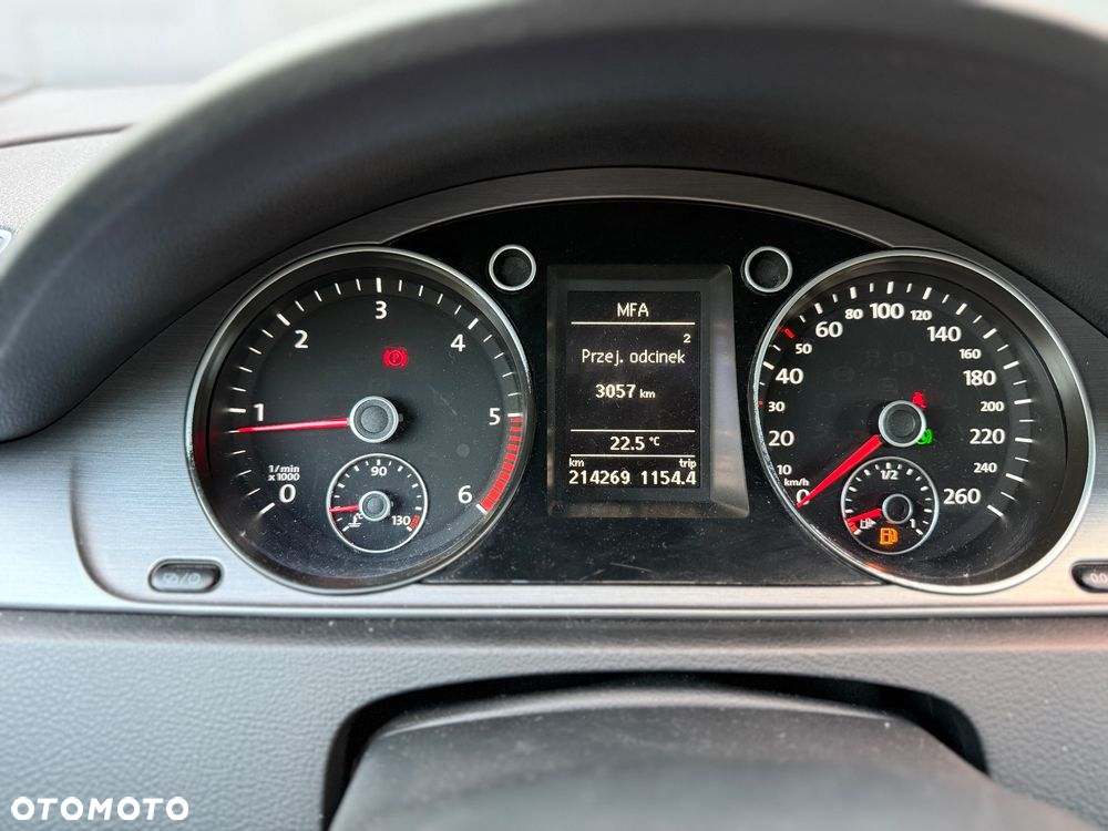 Volkswagen Passat 2.0 TDI Highline DSG - 24