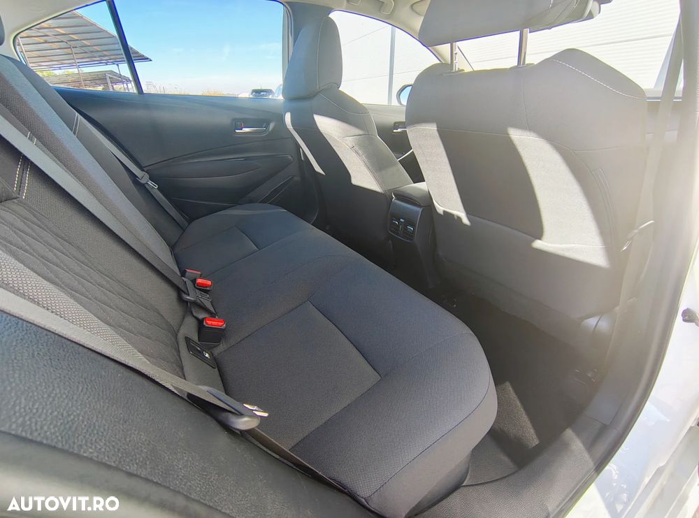 Toyota Corolla 1.8 HSD Business - 10