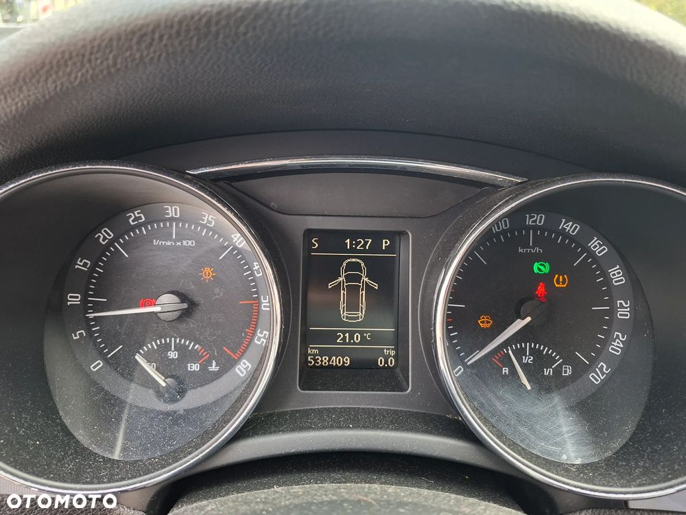 Skoda Superb 2.0 TDI DSG FAMILY - 18