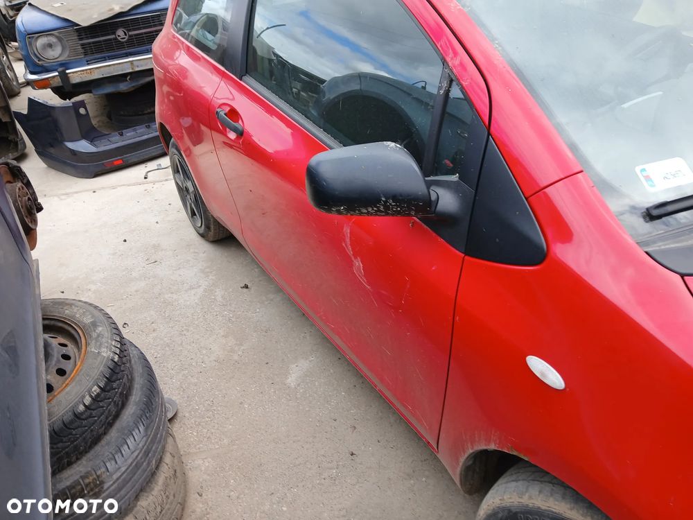 TOYOTA YARIS II 2 3P0 3D  maska pokrywa silnika klapa bagażnika zderzak lampa reflektor pas przedni - 3