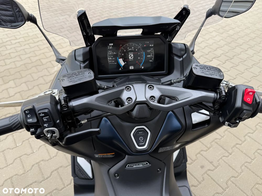 Yamaha Tmax - 13