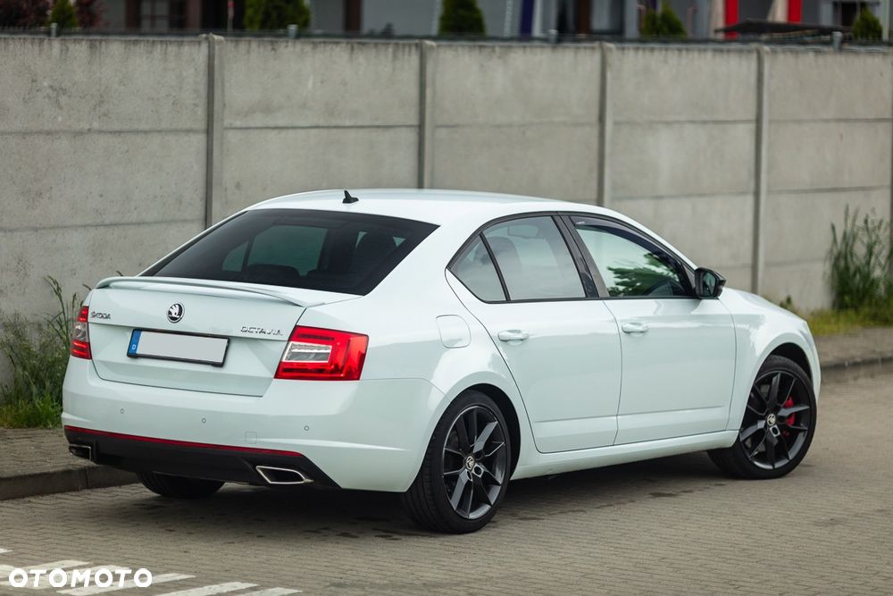 Skoda Octavia 2.0 TDI DSG RS - 15