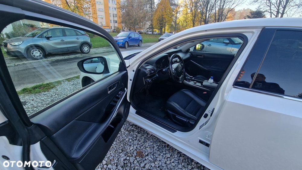 Lexus IS 300h Elegance EU6 - 8