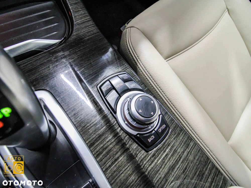 BMW X3 xDrive28i xLine - 28