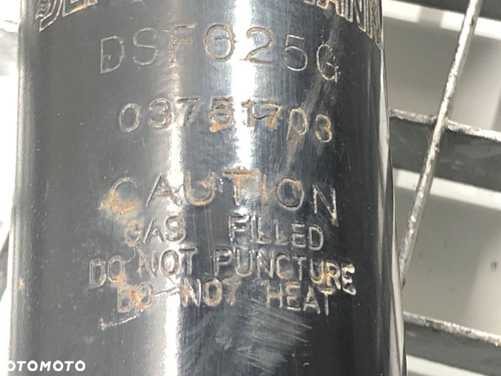 AMORTYZATOR LEWY PRZÓD - 76.00 PLN - MERCEDES-BENZ 190 (W201) 1982 - 1993 E 2.0 (201.024) 83 kW - 4